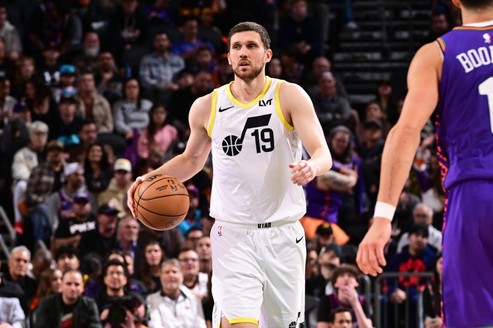 更是他能否 更是他能否